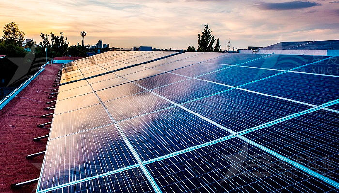 光伏屋面瓦自清潔性能強(qiáng)，防水功能優(yōu)異，簡(jiǎn)直是一舉多得！