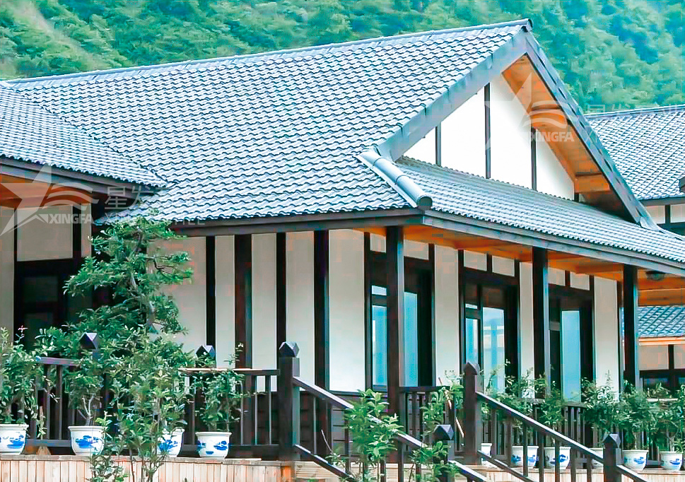 抵御炎炎夏日，用合成樹脂瓦為涼亭加裝“遮陽傘”