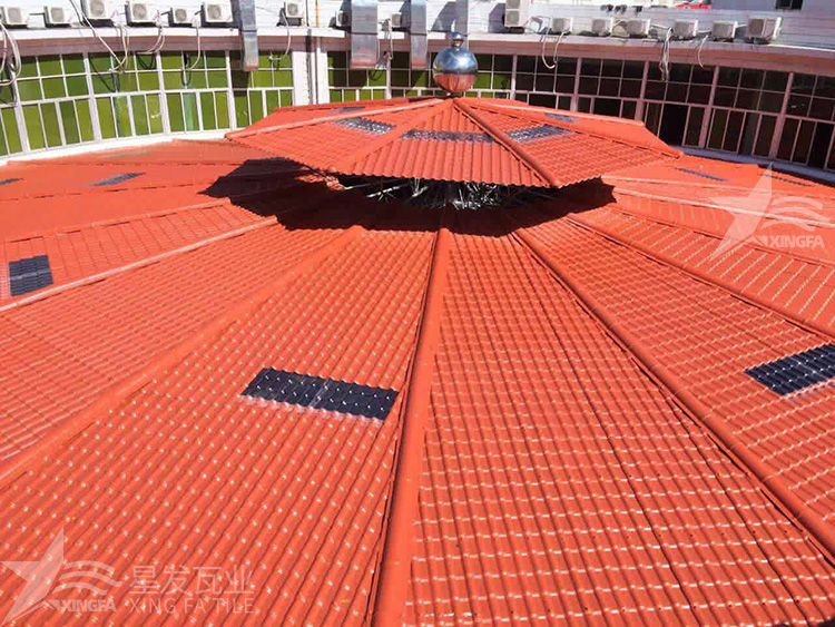 樹(shù)脂瓦的灰底和白底之間的比較：價(jià)格和質(zhì)量上有何差異？