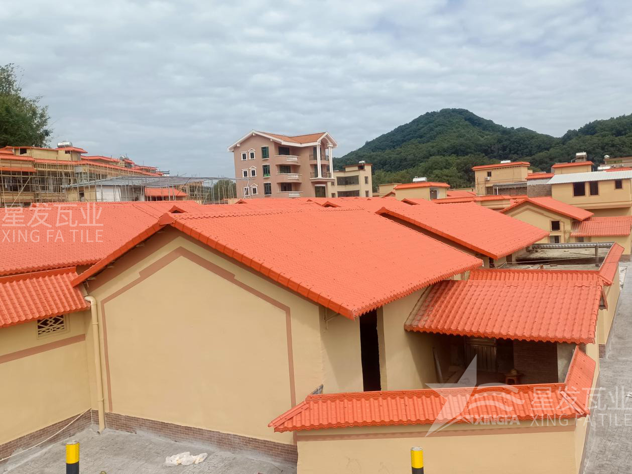 從傳統(tǒng)瓦片升級到合成樹脂瓦，讓農(nóng)村房屋煥發(fā)新生！